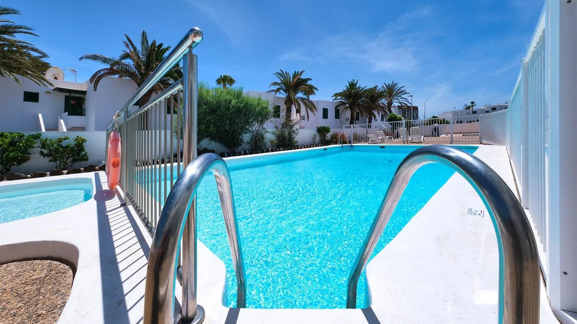 Casa Emilia-Close To Amenities And The Beach Puerto del Carmen